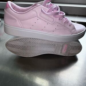 Adidas Originals Sleek Sneakers in Clear Pink